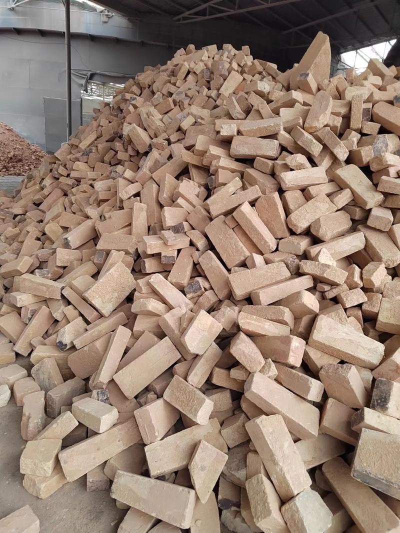 全國專業收購廢舊耐火材料，助力資源循環利用